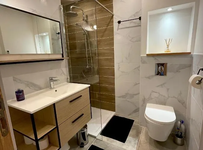 Tres Bel Central, Au Calme Avec Balneo Apartamento *